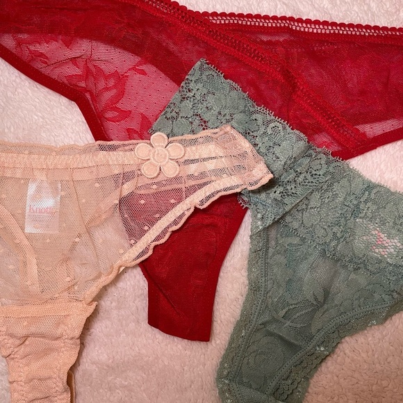 BNIB - 3 Pairs of Woman’s Knotty Knickers - Picture 2 of 4